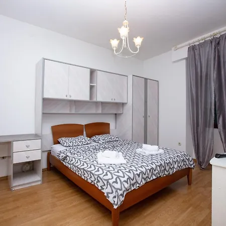 Appartement By The Sea - 21816 *