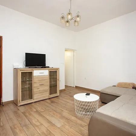 Apartment By The Sea - 21816