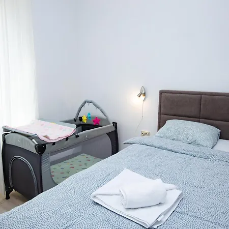 Apartment By The Sea - 21816 *