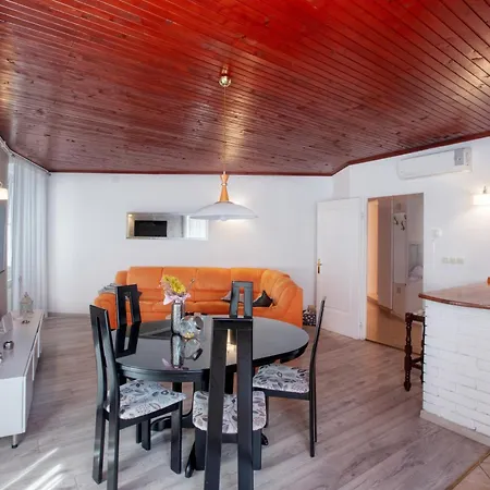 By The Sea - 21816 Apartment Sibenik