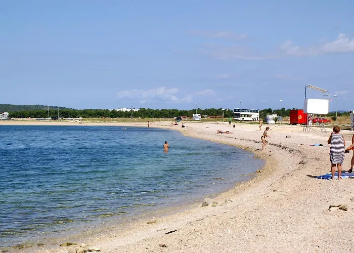 Apartment By The Sea - 21816 *