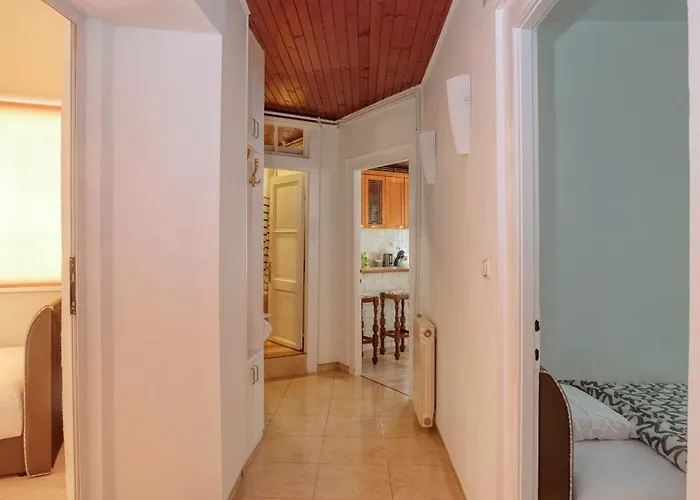 Apartment By The Sea - 21816