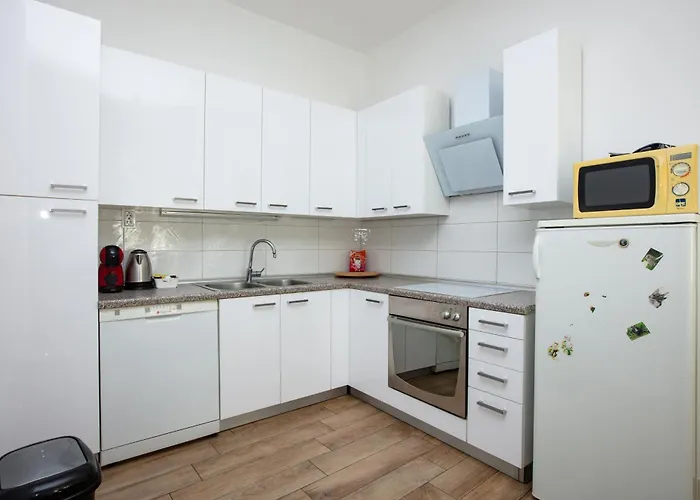 Apartment By The Sea - 21816 Sibenik