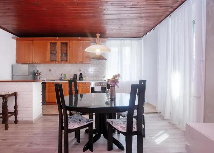 By The Sea - 21816 Šibenik