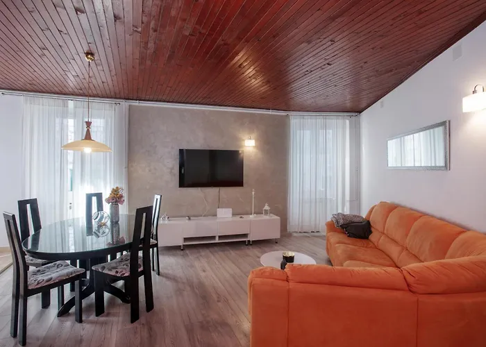 By The Sea - 21816 Sibenik